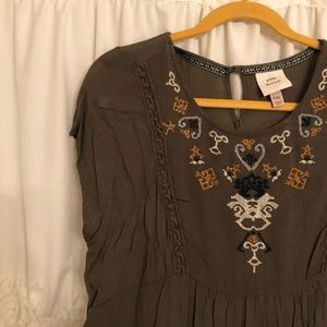 3 FOR 20 Knox Rose Embroidered Front Top